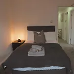 Stylish 3bed - Prime Location - Sleeps 6 * ليدز