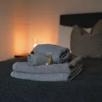 Stylish 3bed - Prime Location - Sleeps 6 شقة *