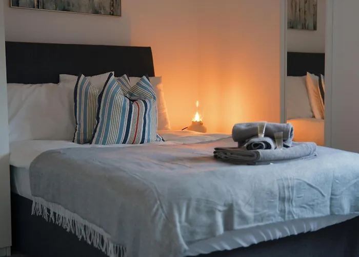 Stylish 3bed - Prime Location - Sleeps 6