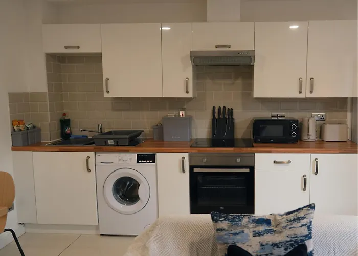 Apartment Stylish 3bed - Prime Location - Sleeps 6 *